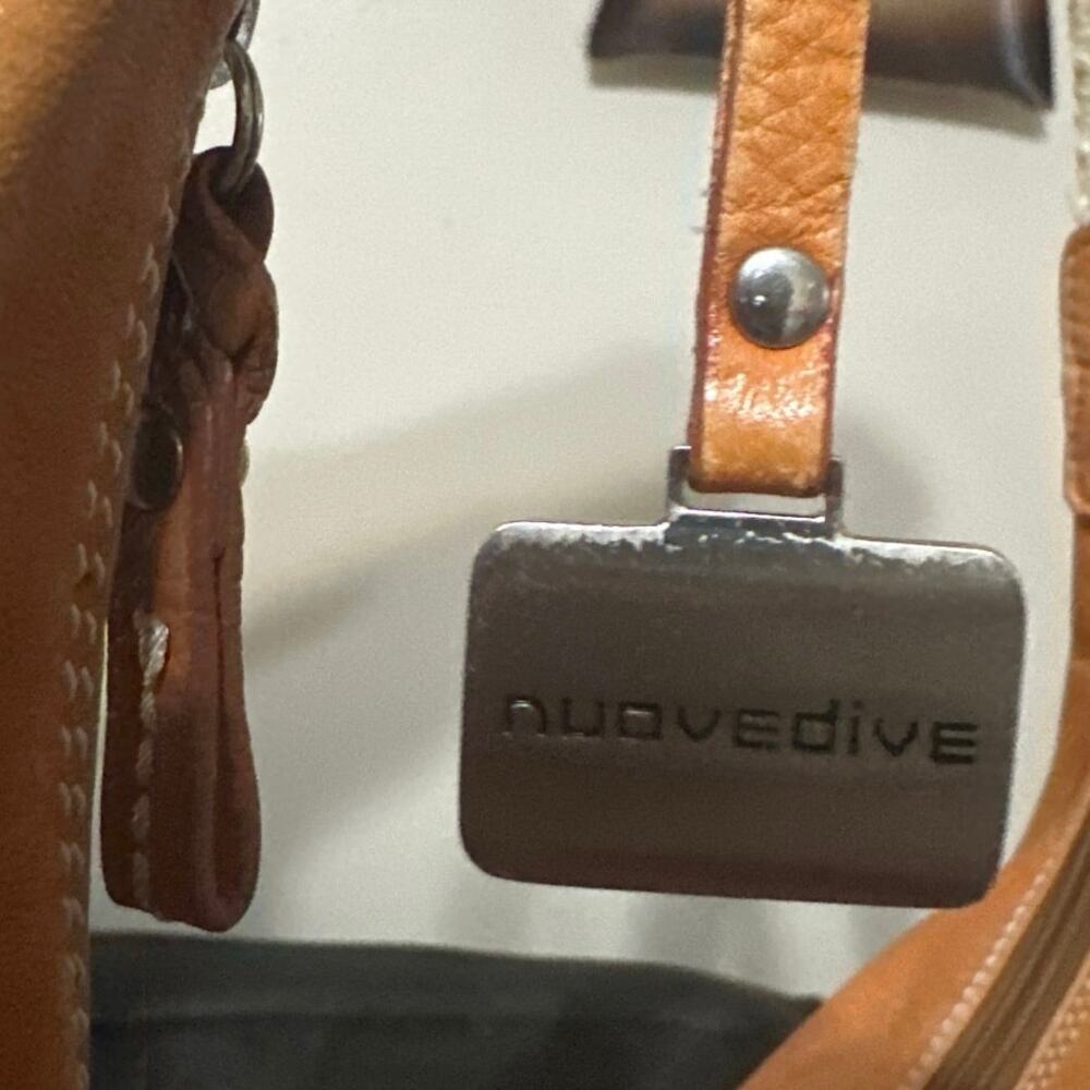 Elegant Tan Leather Hobo Bag - Picture 8 of 13